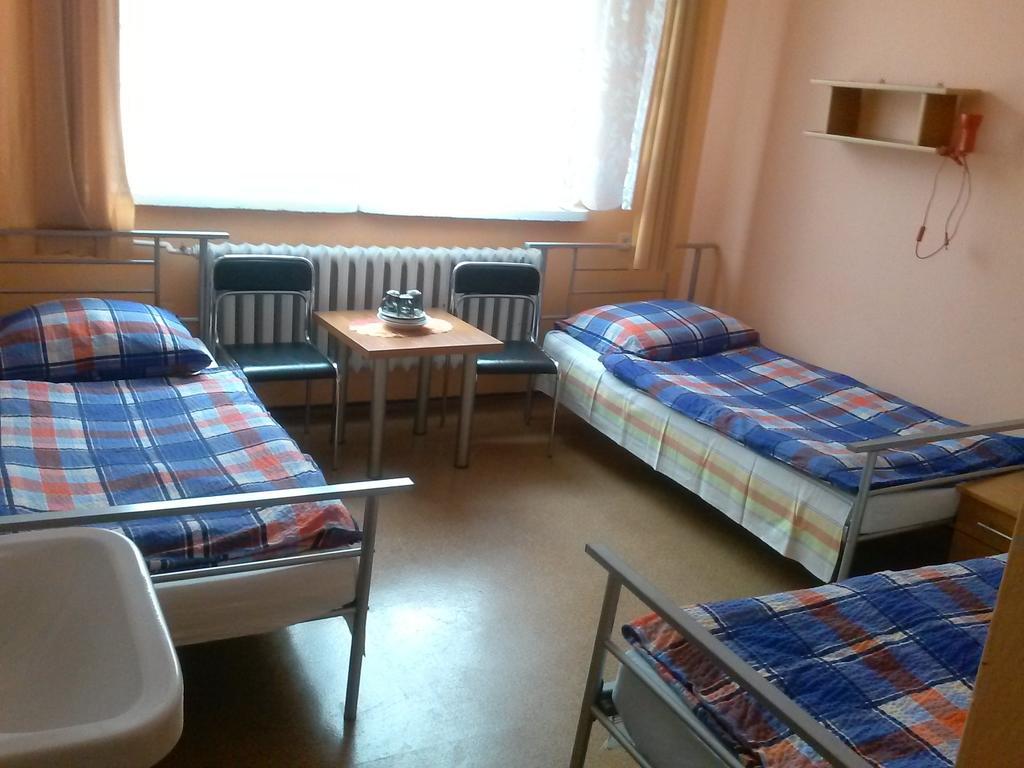 Auberge de jeunesse Pod Zielonym Kogutem à Duszniki Zdrój Chambre photo