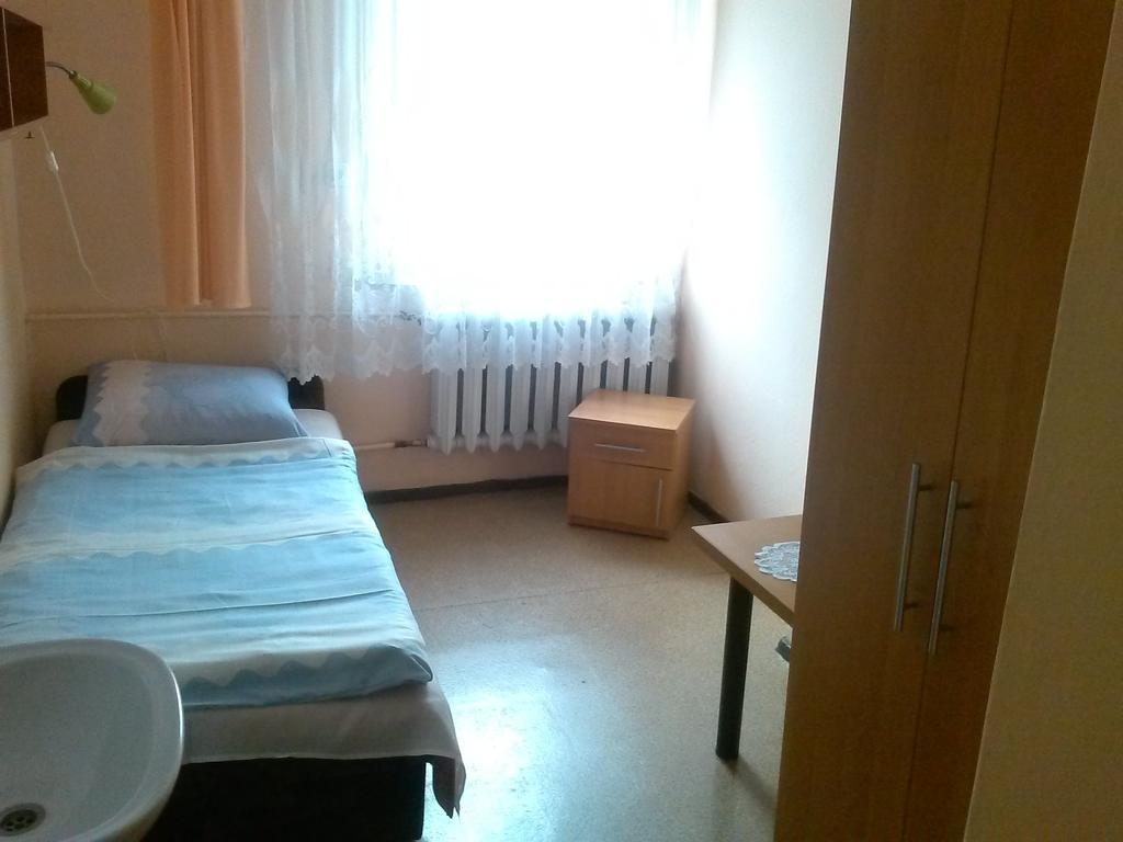 Auberge de jeunesse Pod Zielonym Kogutem à Duszniki Zdrój Chambre photo