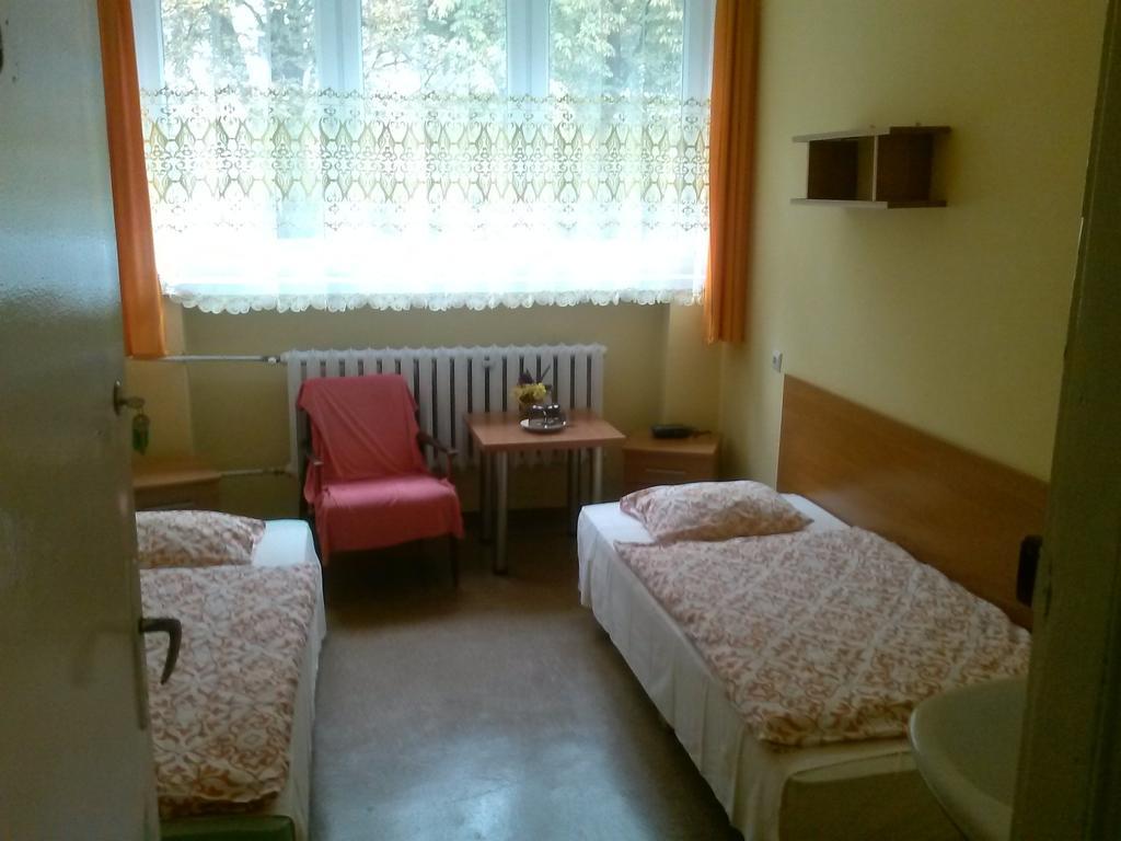 Auberge de jeunesse Pod Zielonym Kogutem à Duszniki Zdrój Chambre photo