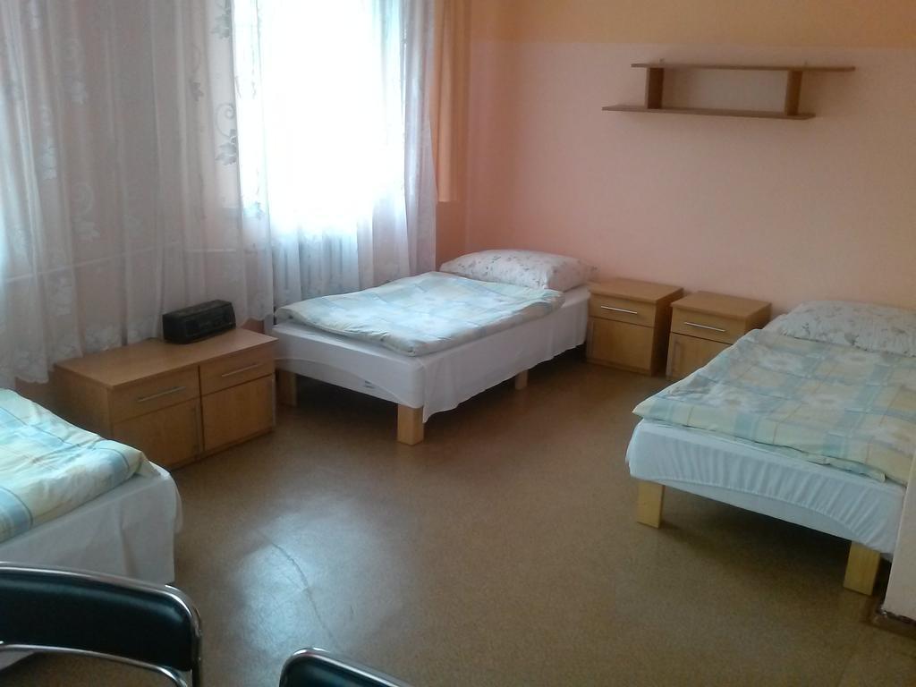 Auberge de jeunesse Pod Zielonym Kogutem à Duszniki Zdrój Chambre photo