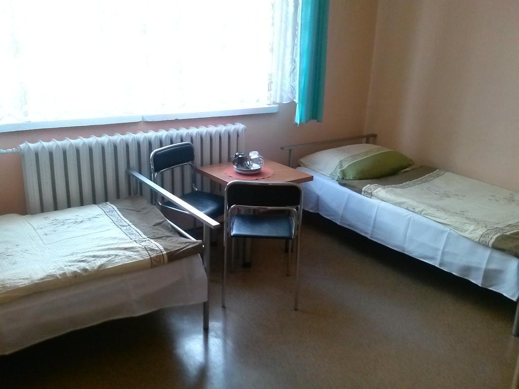 Auberge de jeunesse Pod Zielonym Kogutem à Duszniki Zdrój Chambre photo